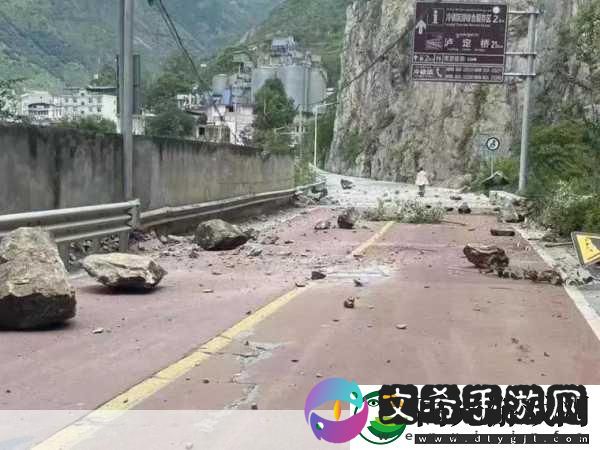 野外车里地震视频怎么播放