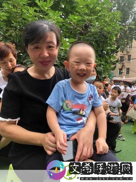 父母儿女一家大联欢吕红刘海1.家庭团聚