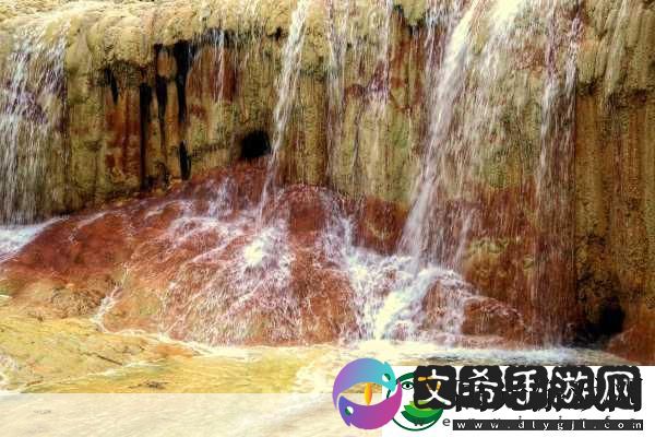 黄龙直捣溪水潺潺-1.-黄龙探幽：溪水潺潺中的自然秘境！
