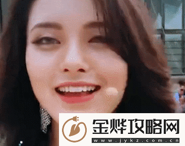 美胸尤果女动态图：波涛汹涌的诱惑