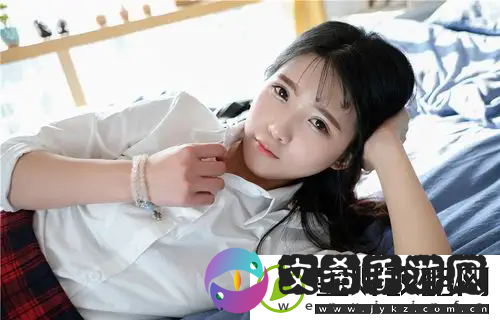 《丰满的女邻居》三级上线引发热议，观众感慨：剧情反转让人欲罢不能！