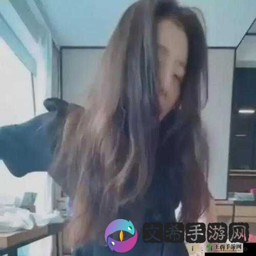 张律渝和吕总落地窗:一段不为人知的故事