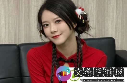 LPL女主持骆歆曝光收入