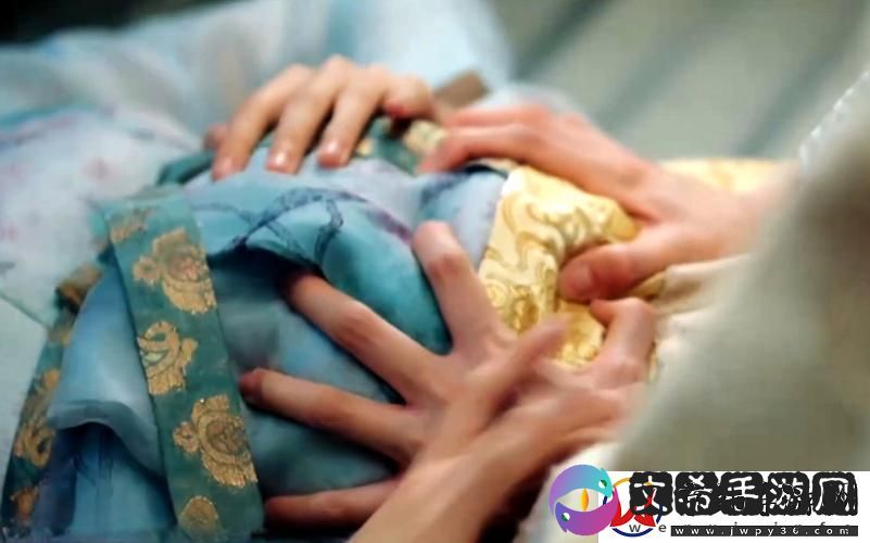 帝王怀孕肚腹挺起