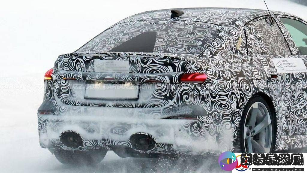 2025款奥迪RS5-Sportback路测曝光-伪装下性能提升细节抢先看！