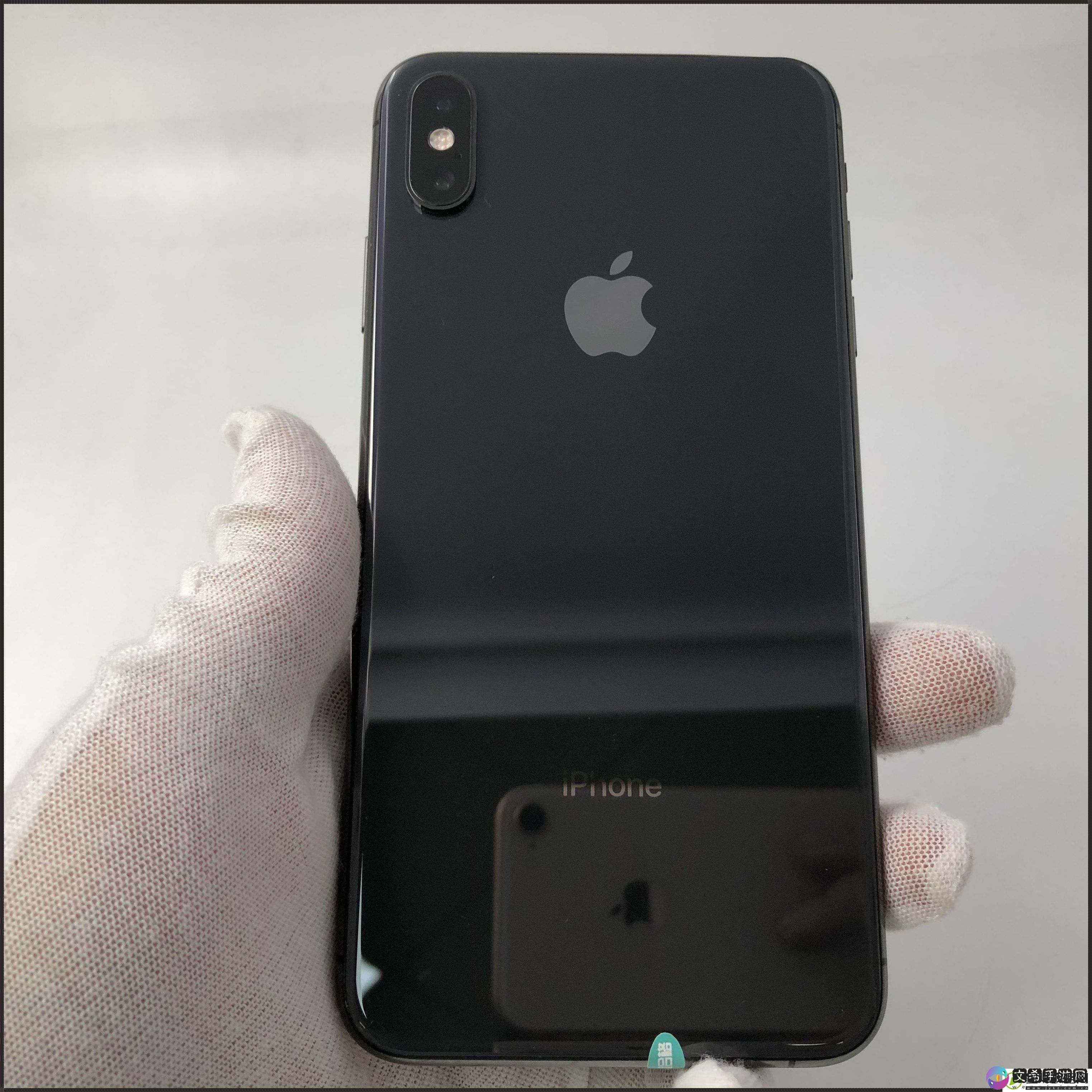 超大屏霸主-笑傲群雄：iPhone-XS-Max创新崛起的幽默逸事